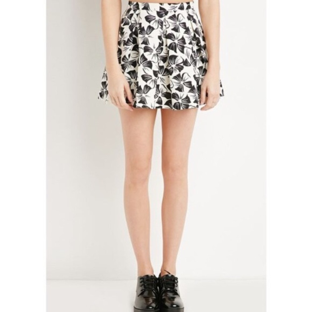 Floral pleated skirt